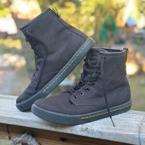 Dr. Martens Sheridan Canvas boot
